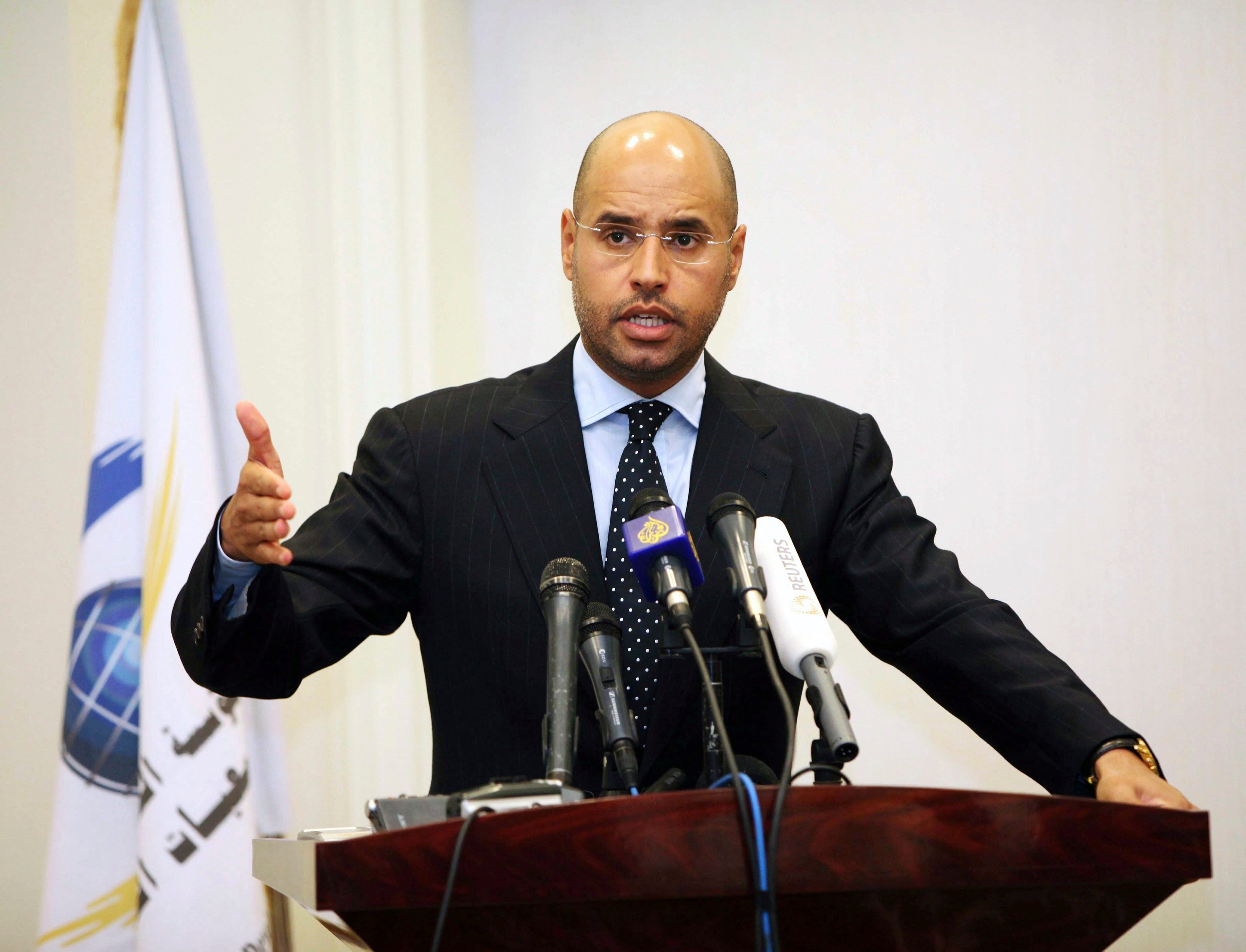 Imagen de archivo fechada el 23 de marzo de 2010 en la que se ve a Saif Al Islam Gadafi, hijo del dictador libio, durante una rueda de prensa en Trípoli, Libia
EFE/SABRI ELMHEDWI 