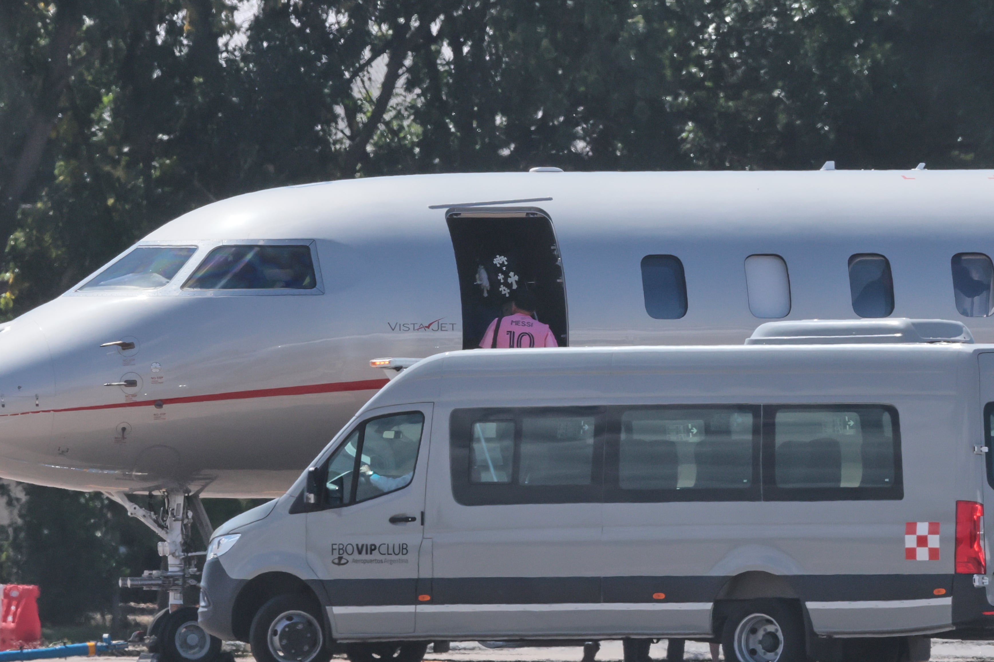 Un integrante de la banda lució una camiseta del Inter Miami de Lionel Messi, generando repercusión inmediata en redes sociales por el guiño futbolero