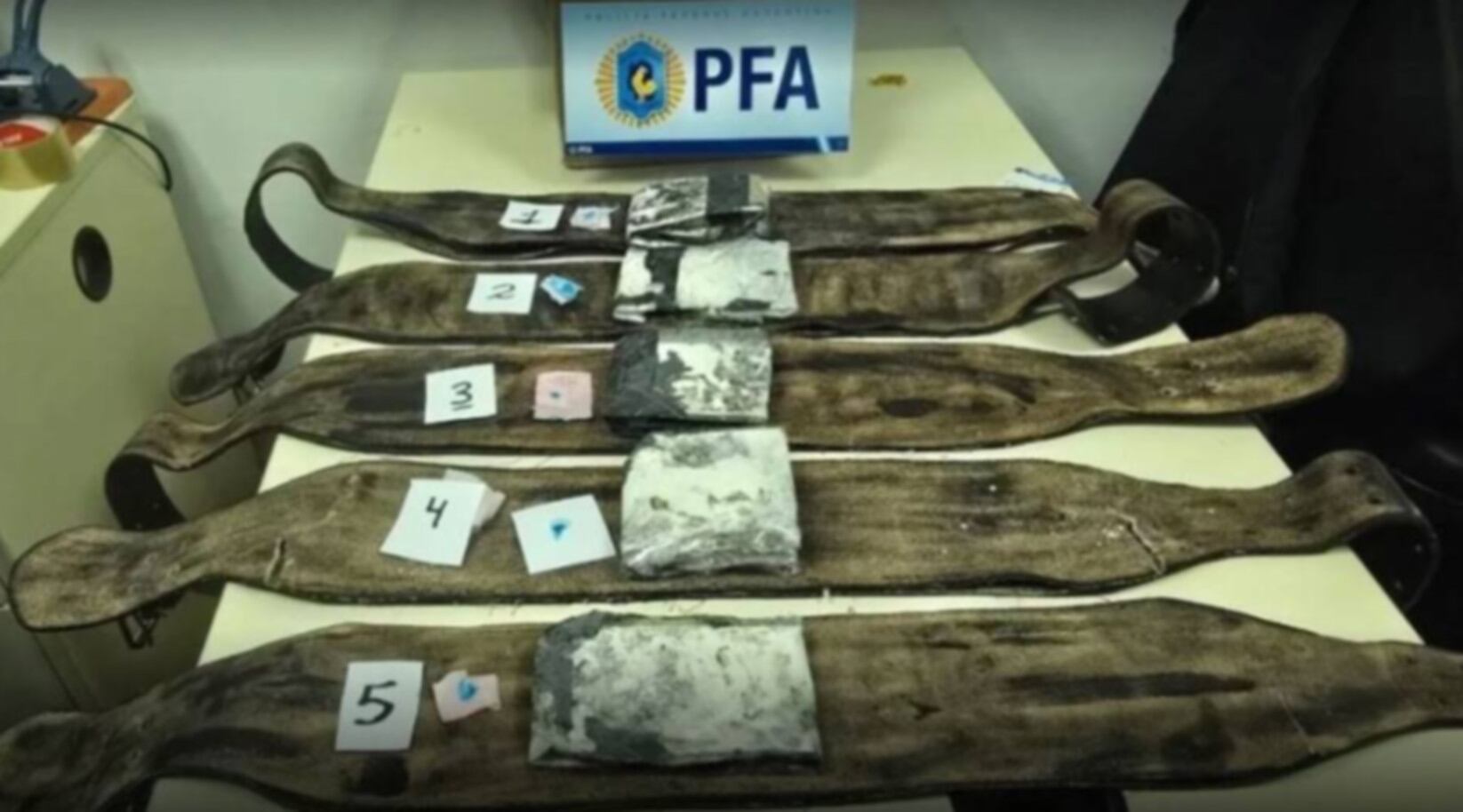 Atraparon en Salta a un hombre que transportaba medio kilo de cocaína ocultos en cinco cinturones