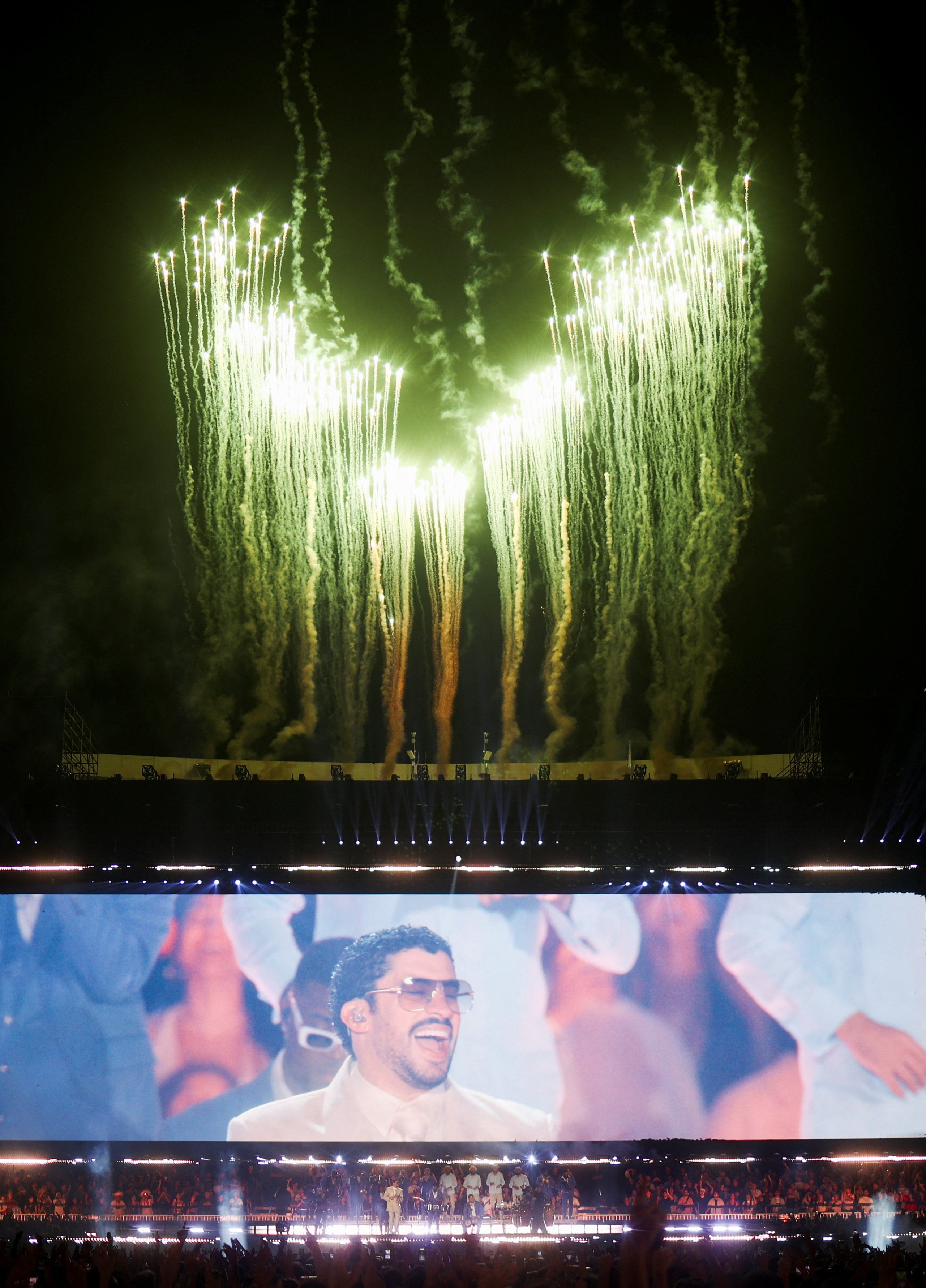 El show formó parte de la gira “DeBÍ TiRAR MáS FOToS World Tour”, tras su consagración en los Grammys (REUTERS/Tomas Cuesta)