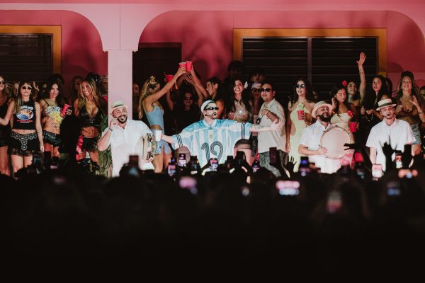 Bad Bunny hizo vibrar y bailar al estadio River Plate en su primera noche: la emoción por volver al país y el homenaje a Soda Stereo