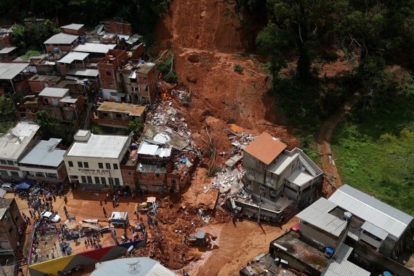 Brasil busca a 21 desaparecidos en Minas Gerais tras unas lluvias históricas que ya causaron 46 muertos