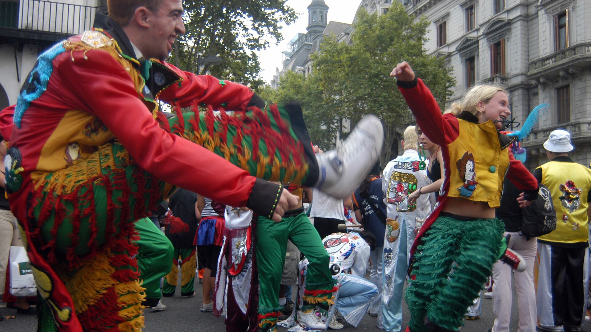 Más de 100 murgas actuarán en los distintos barrios porteños 