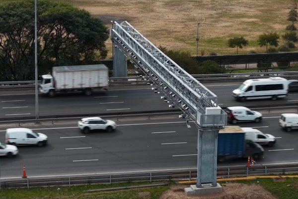 Cerraron temporalmente las autopistas 25 de Mayo y Perito Moreno