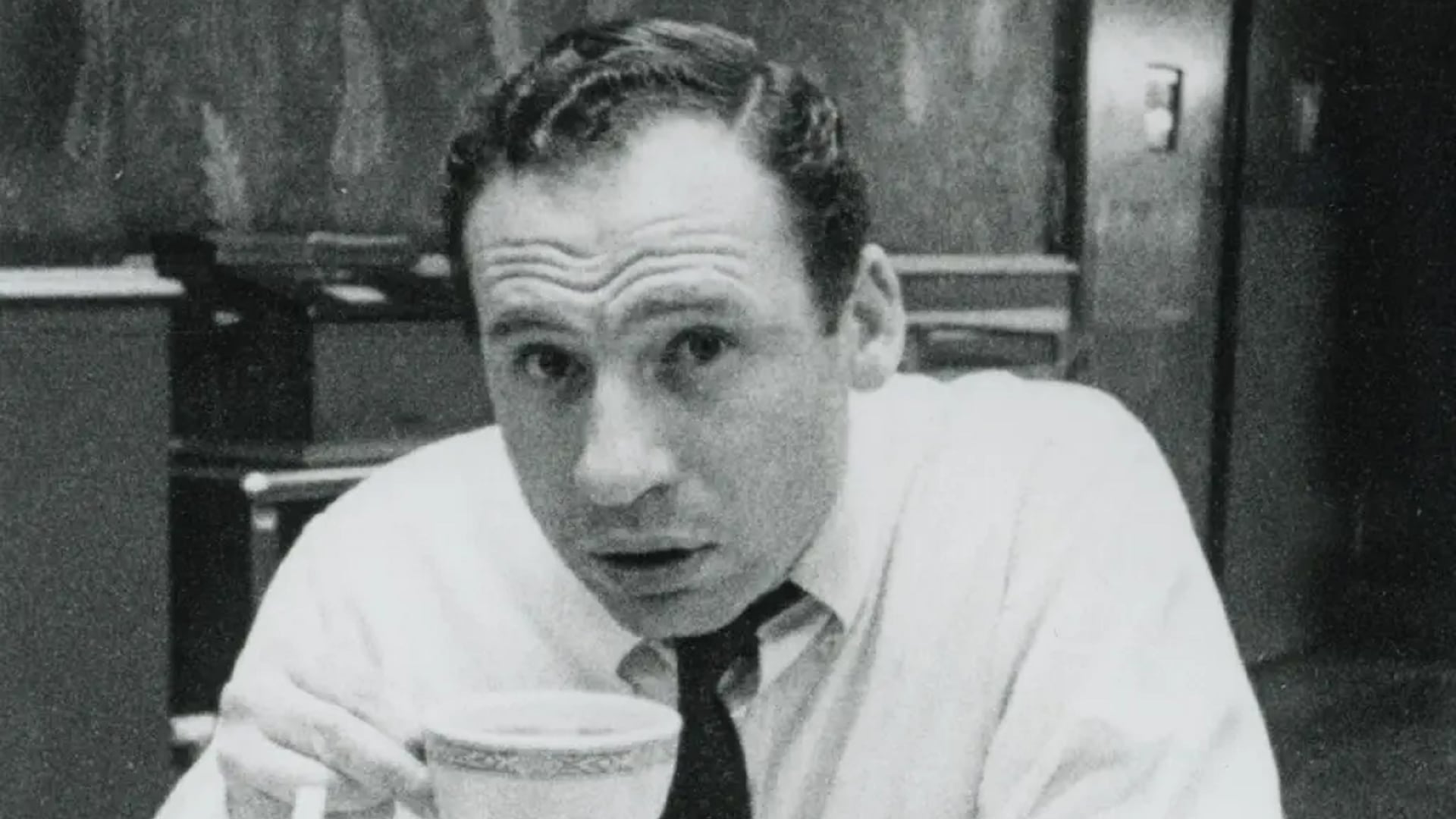 Mel Brooks en sus años de juventud, como se ve en el material de archivo incluido en el documental de HBO (Crédito: Mel Brooks/HBO)