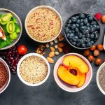 ¿Comer muchas veces al día o hacer pocas comidas abundantes? Qué dice la ciencia sobre el metabolismo y el peso