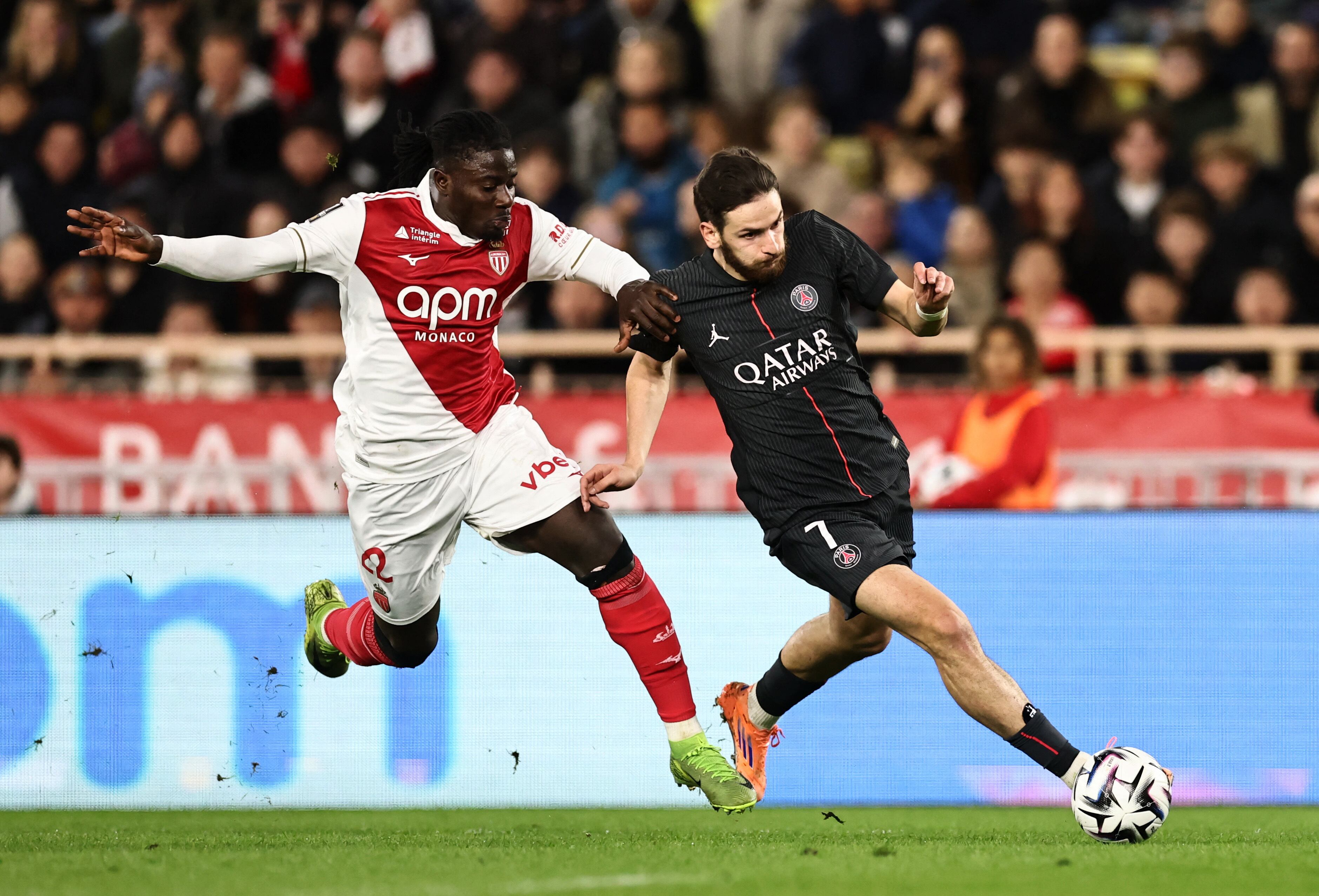 Monaco y PSG buscan un lugar en octavos de final (Reuters)