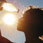 Cómo hidratarse adecuadamente en verano y detectar a tiempo las señales de alerta del organismo