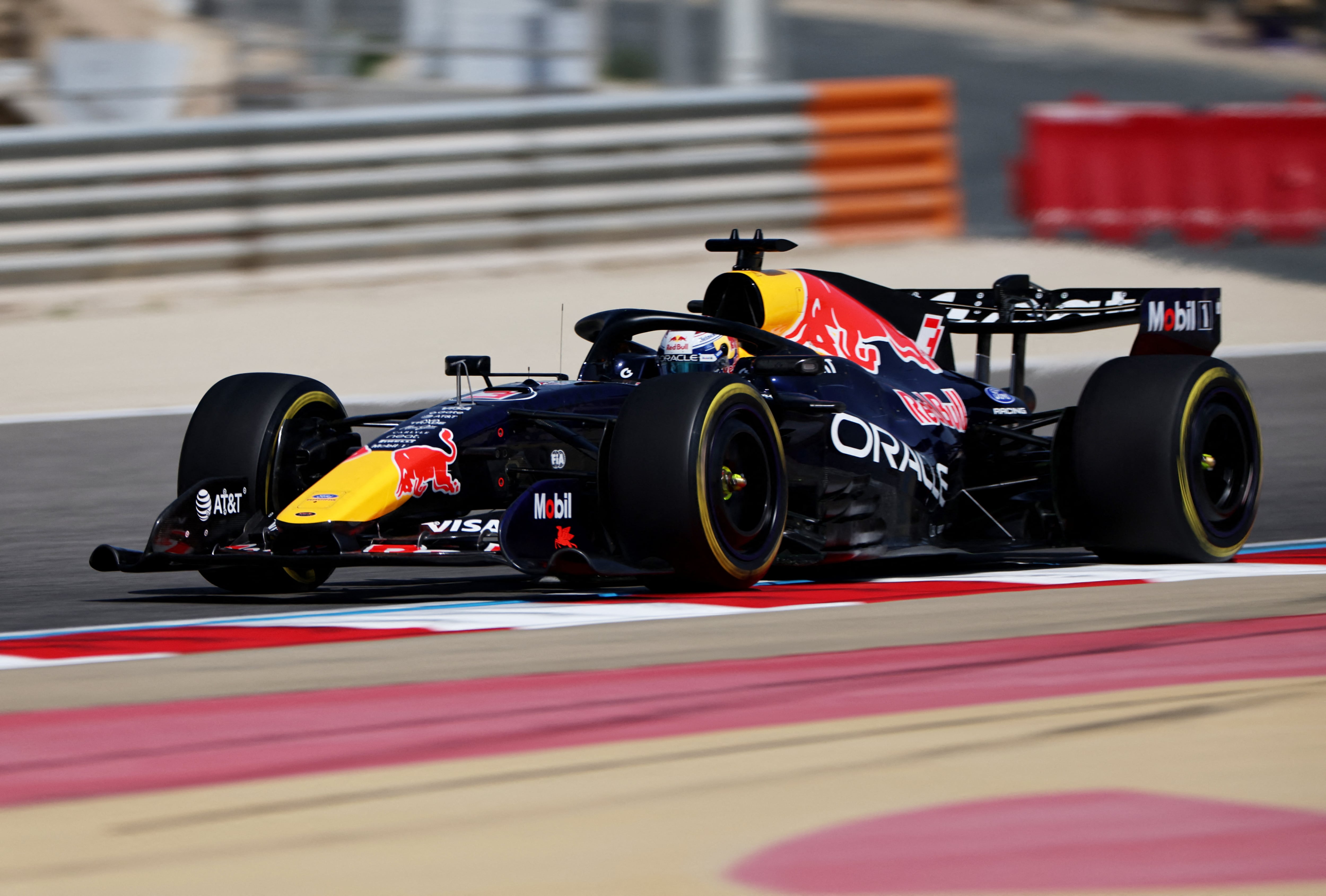 Miembros del equipo de Mercedes alegan que Red Bull es el equipo que mejor recupera la energía en medio de una vuelta (REUTERS/Hamad I Mohammed)