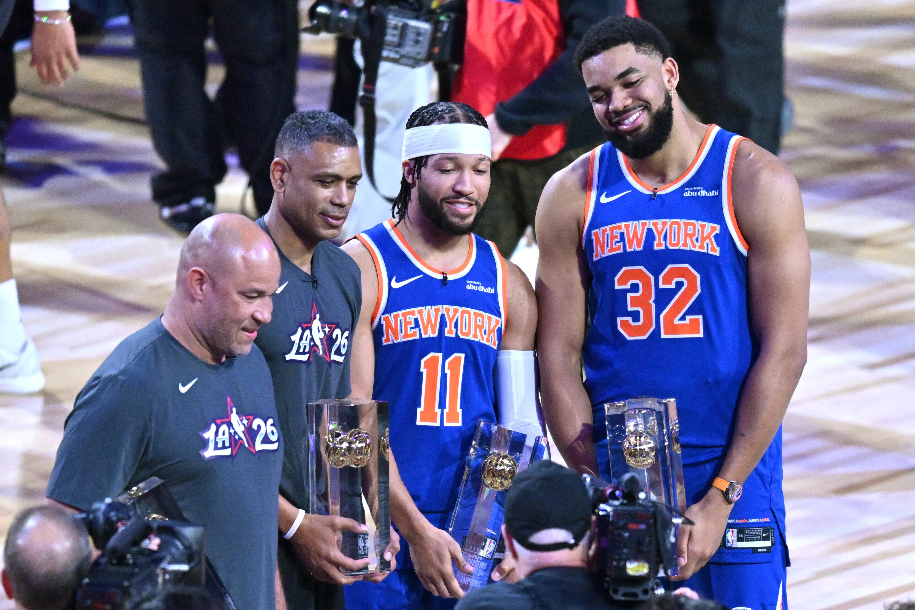 Los Knicks celebraron tras ganar en el torneo Shotting Stars (Reuters)