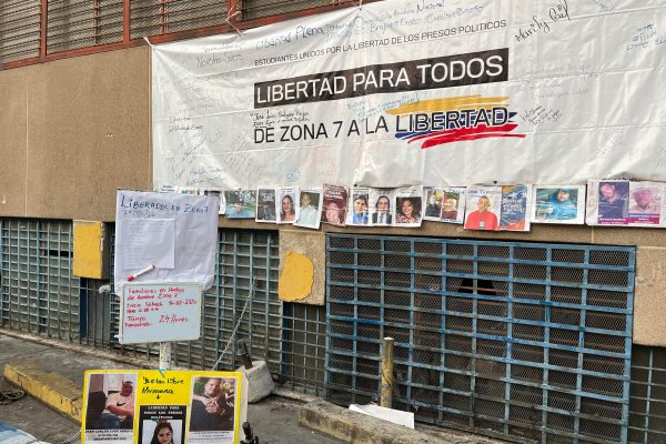 Denuncian que presos políticos venezolanos en huelga de hambre son obligados a comer bajo amenazas de castigo