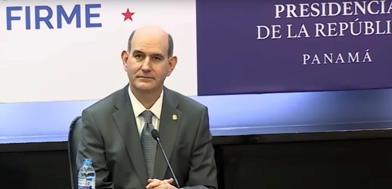 Felipe Chapman explicó que la recompra de bonos financiada con nueva emisión busca reducir el costo de intereses y mejorar el perfil de vencimientos, como parte de la estrategia de manejo activo de la deuda pública. Cortesía