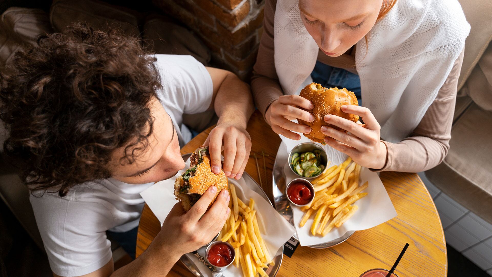 Reducir alimentos ultraprocesados podría ser incluido como recomendación oficial en las futuras Guías Dietéticas de Estados Unidos para adultos mayores (Imagen Ilustrativa Infobae)