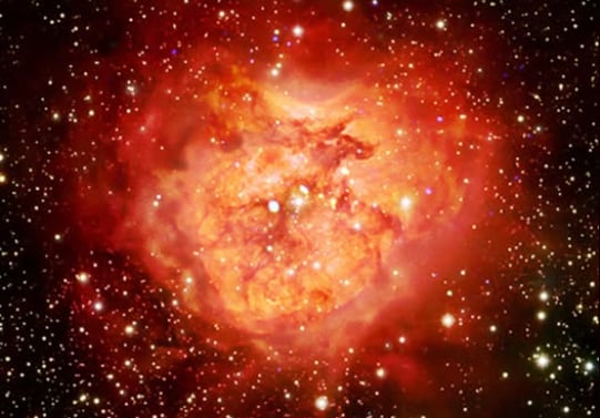 La nebulosa del Capullo contiene estrellas jóvenes y gas brillante, estas regiones muestran cómo se forman nuevos sistemas en la galaxia (NASA) 