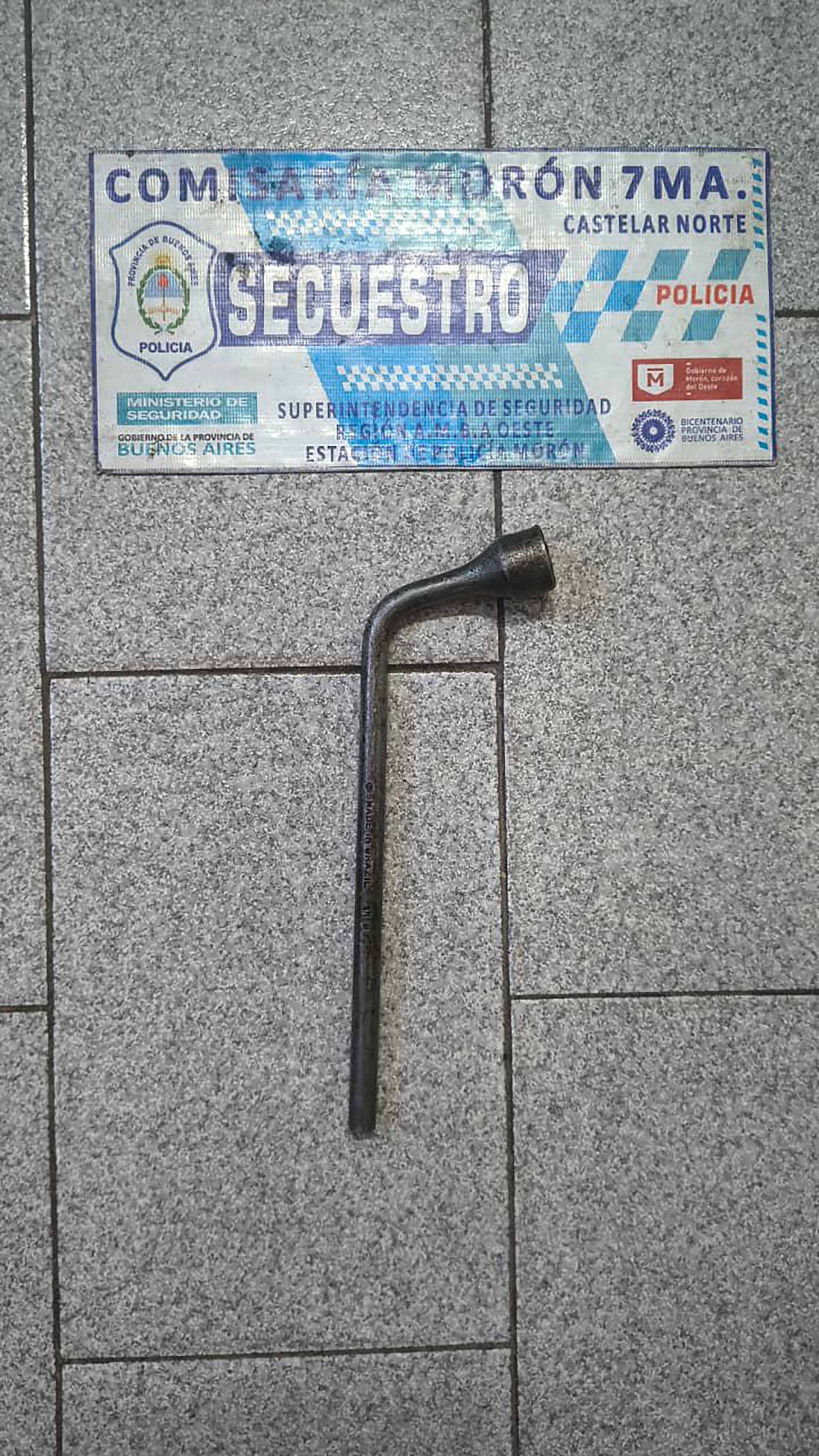 La llave con la que golpearon a la víctima