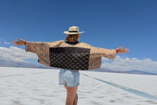 Dolores Barreiro y su novio deslumbrados por las Salinas Grandes de Jujuy: “Cielo arriba, cielo abajo”