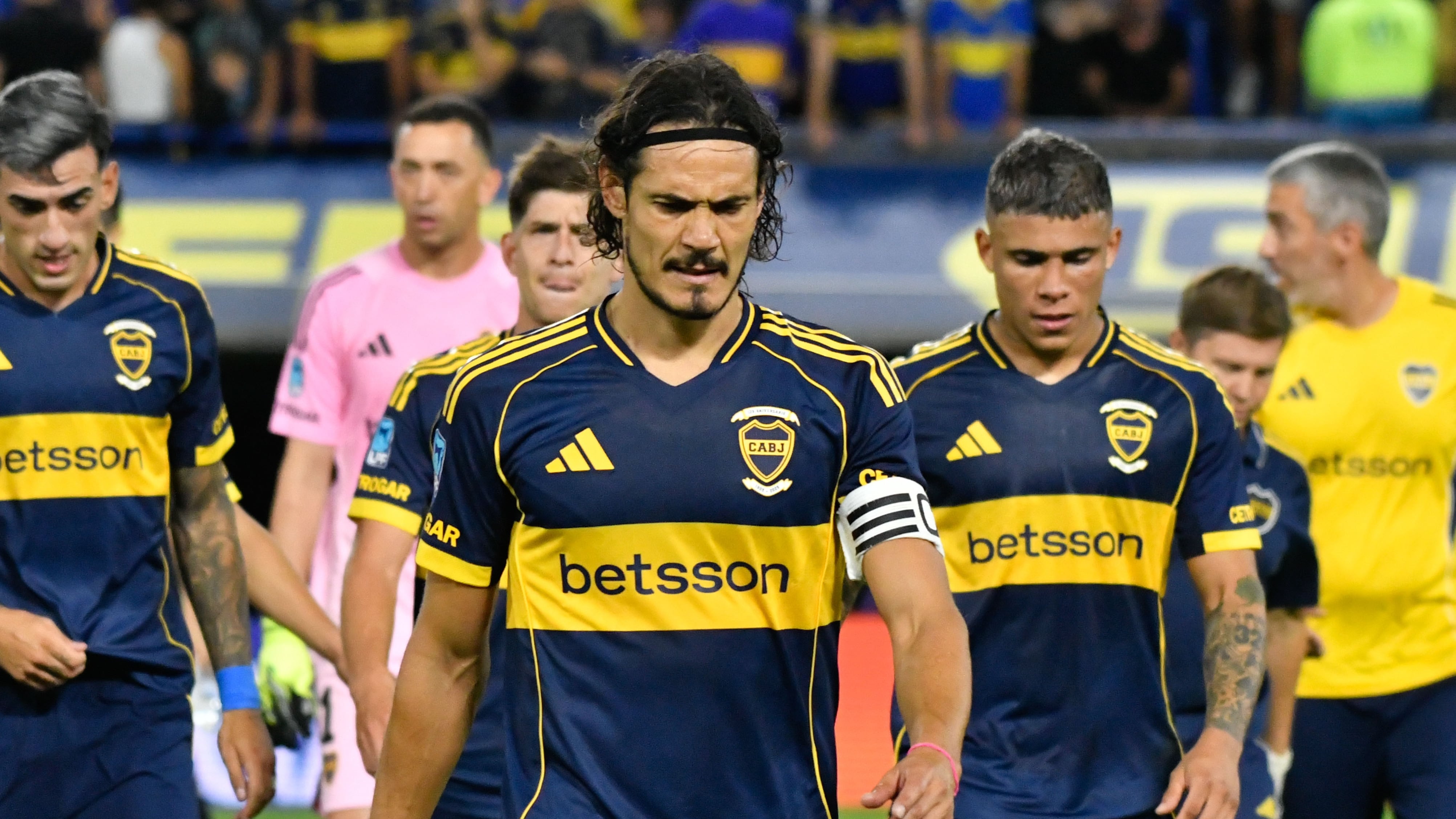 Cavani no se concentraría en Boca para el duelo de mañana