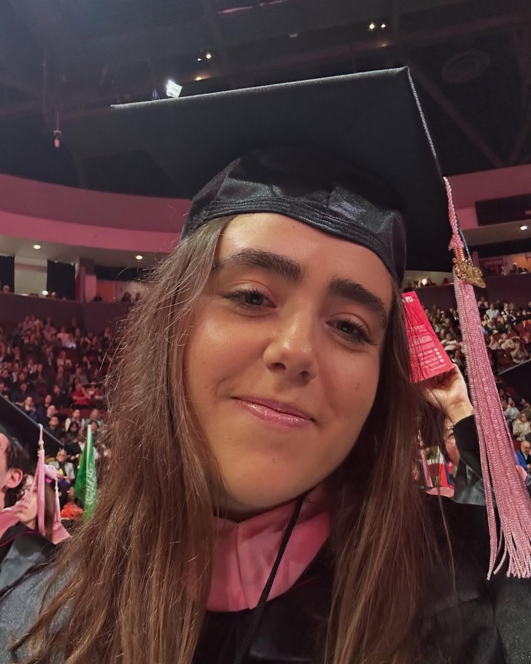 Tuta en la graduación de la facultad