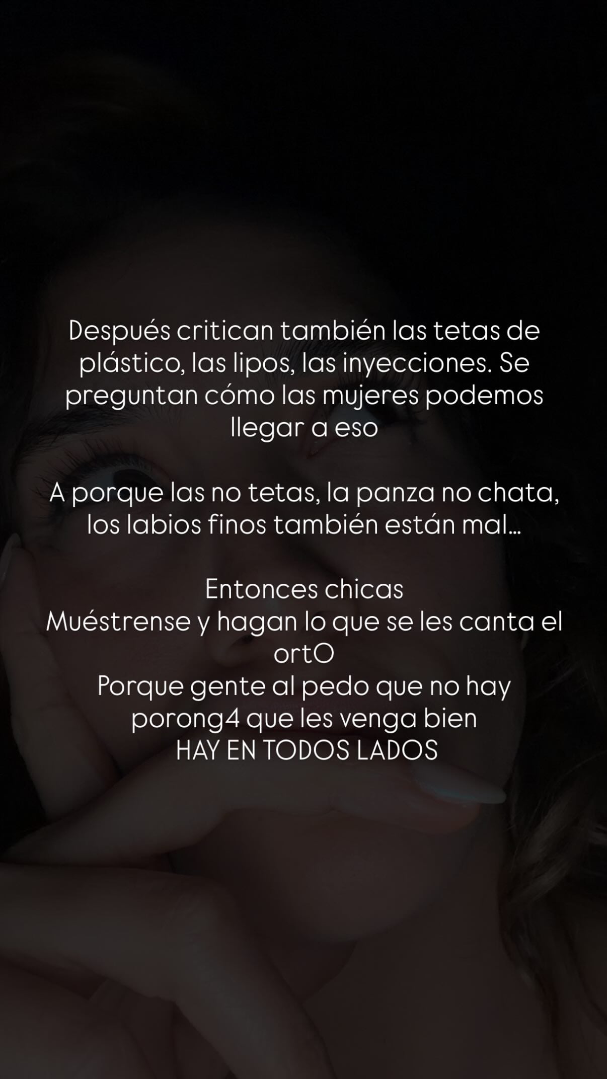 Melody Luz cuestiona la crítica a las intervenciones estéticas y la imperfección natural, promoviendo que las mujeres vivan con libertad su propio cuerpo