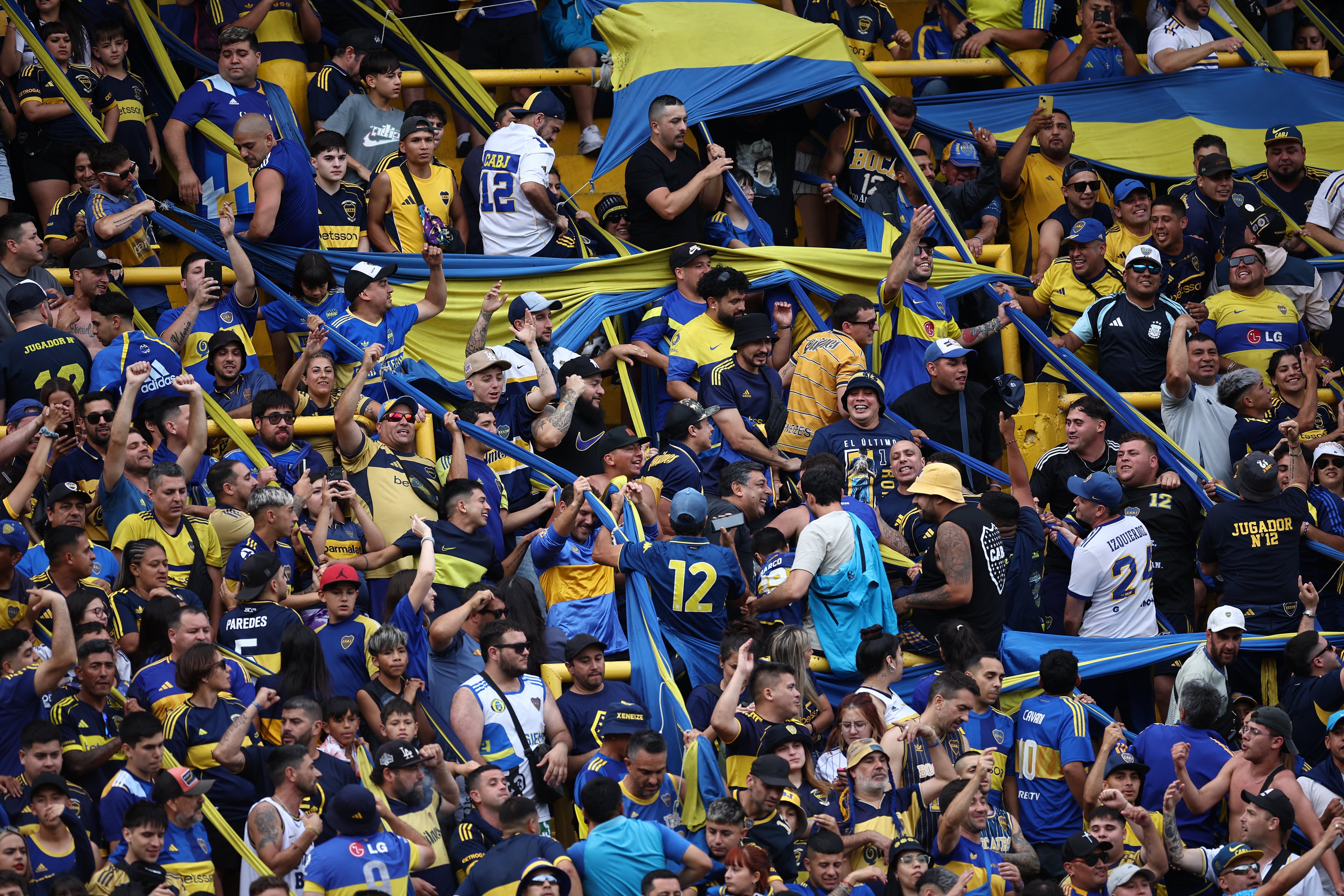 Boca Juniors dedicó una de sus tribunas al Jugador n° 12 (REUTERS/Agustin Marcarian)