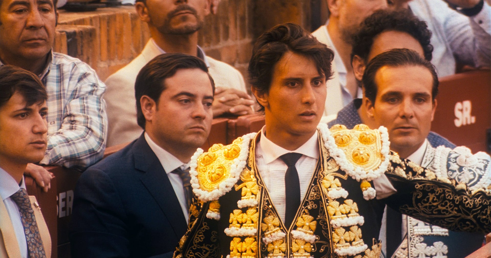 La película sigue al torero peruano Andrés Roca Rey en plazas de Sevilla, Madrid, Bilbao y Santander