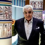 El egiptólogo más famoso del mundo tiene su documental y se defiende: “Los fracasados intentarán detenerte”