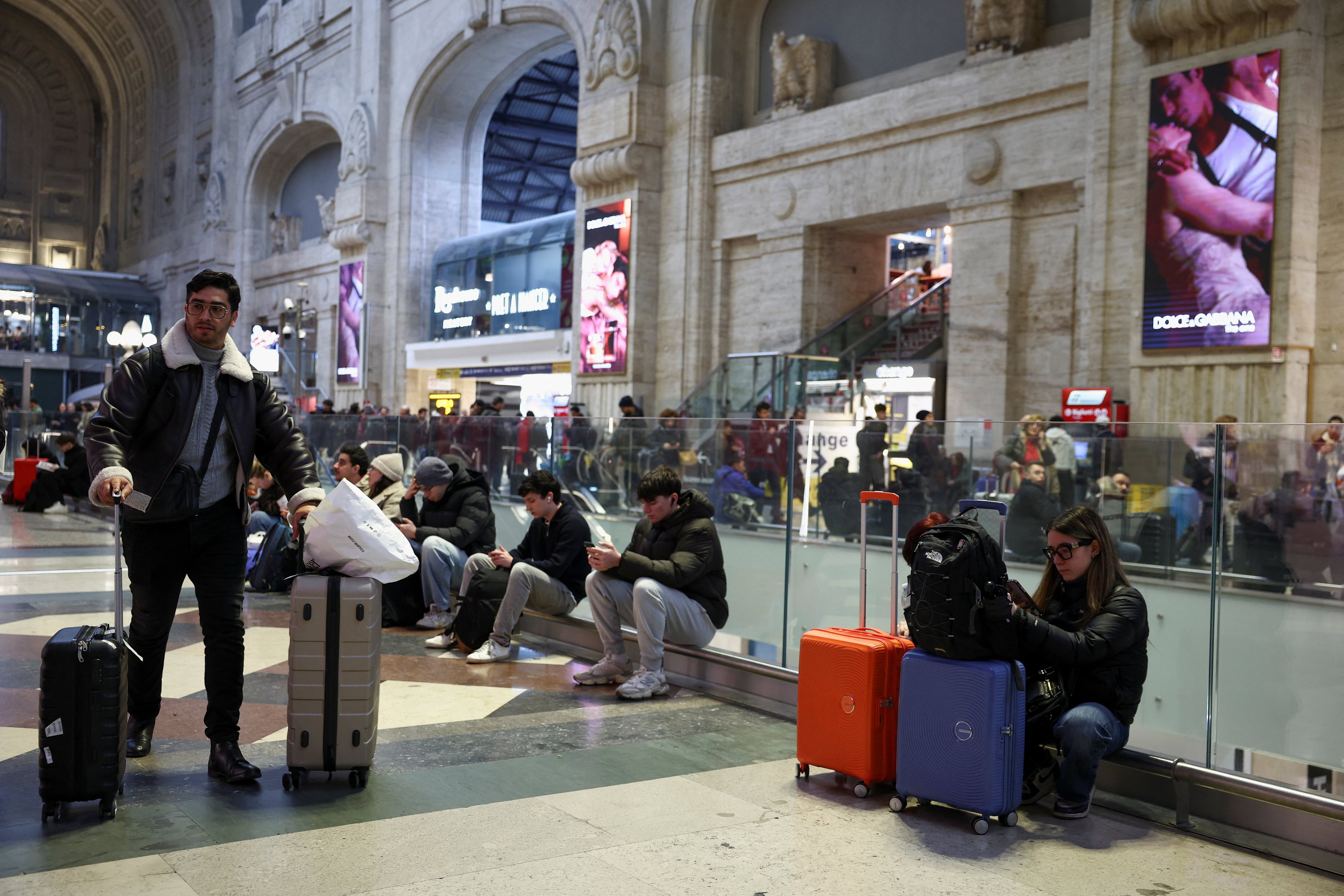 El Gobierno italiano calificó como “preocupantes” los “graves episodios de sabotaje ocurridos esta mañana en las estaciones de Bologna y Pesaro”, que afectaron a miles de viajeros (REUTERS/Guglielmo Mangiapane)