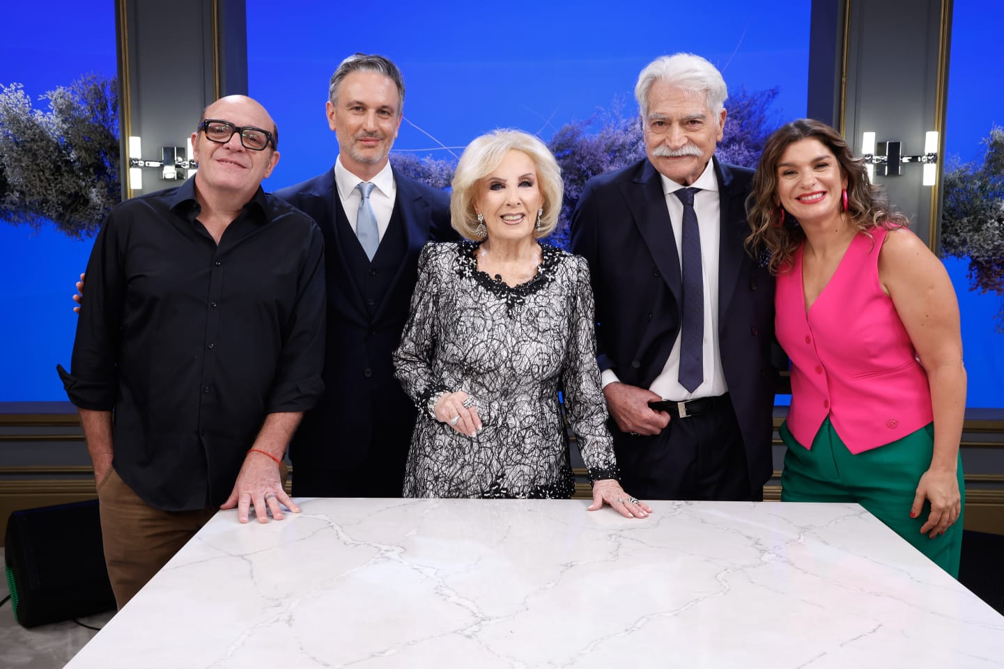 El impactante look blanco y negro de Mirtha Legrand en su último programa con 98 años