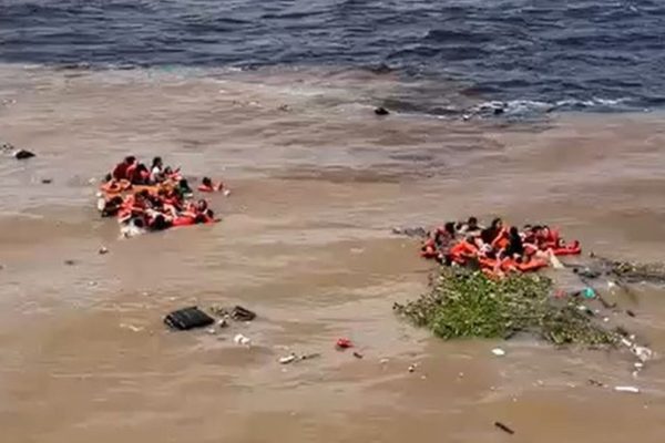 El naufragio de una barcaza en el río Amazonas dejó dos muertos y siete desaparecidos