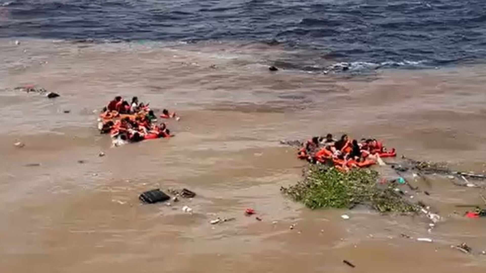 El naufragio de una barcaza en el río Amazonas dejó dos muertos y siete desaparecidos
