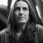 El padrastro la violó desde los 9 años y sobrevivió. La pregunta es: ¿cómo?