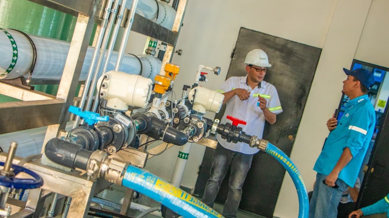 El Salvador impulsa la construcción de plantas desalinizadoras para abastecer de agua potable a comunidades costeras