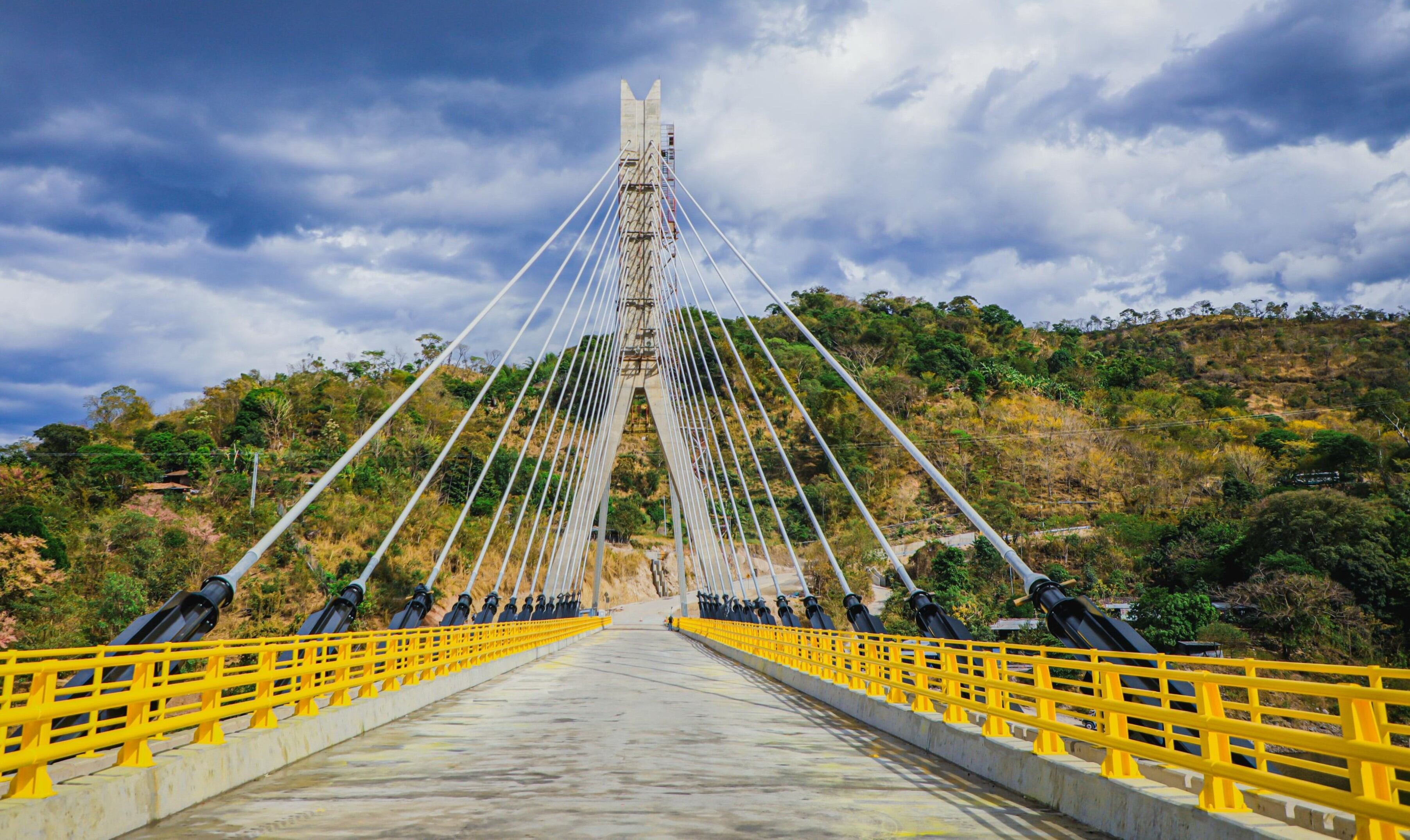 Los puentes atirantados en San Miguel Norte impulsan la dinamización económica y agilizan la movilización comercial y de personas ./(Secretaría de Prensa de la Presidencia)