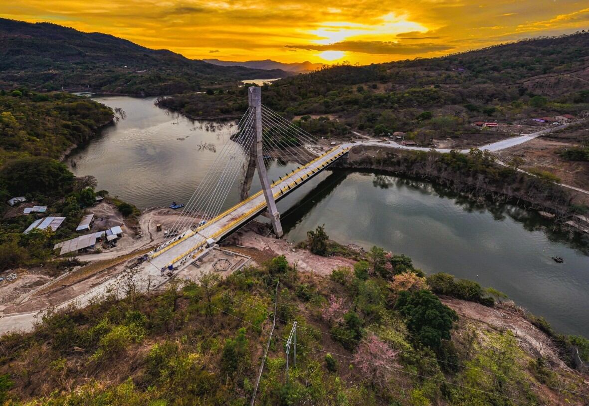 Este puente cuenta con una longitud de 157 metros de longitud./(Secretaría de Prensa de la Presidencia)
