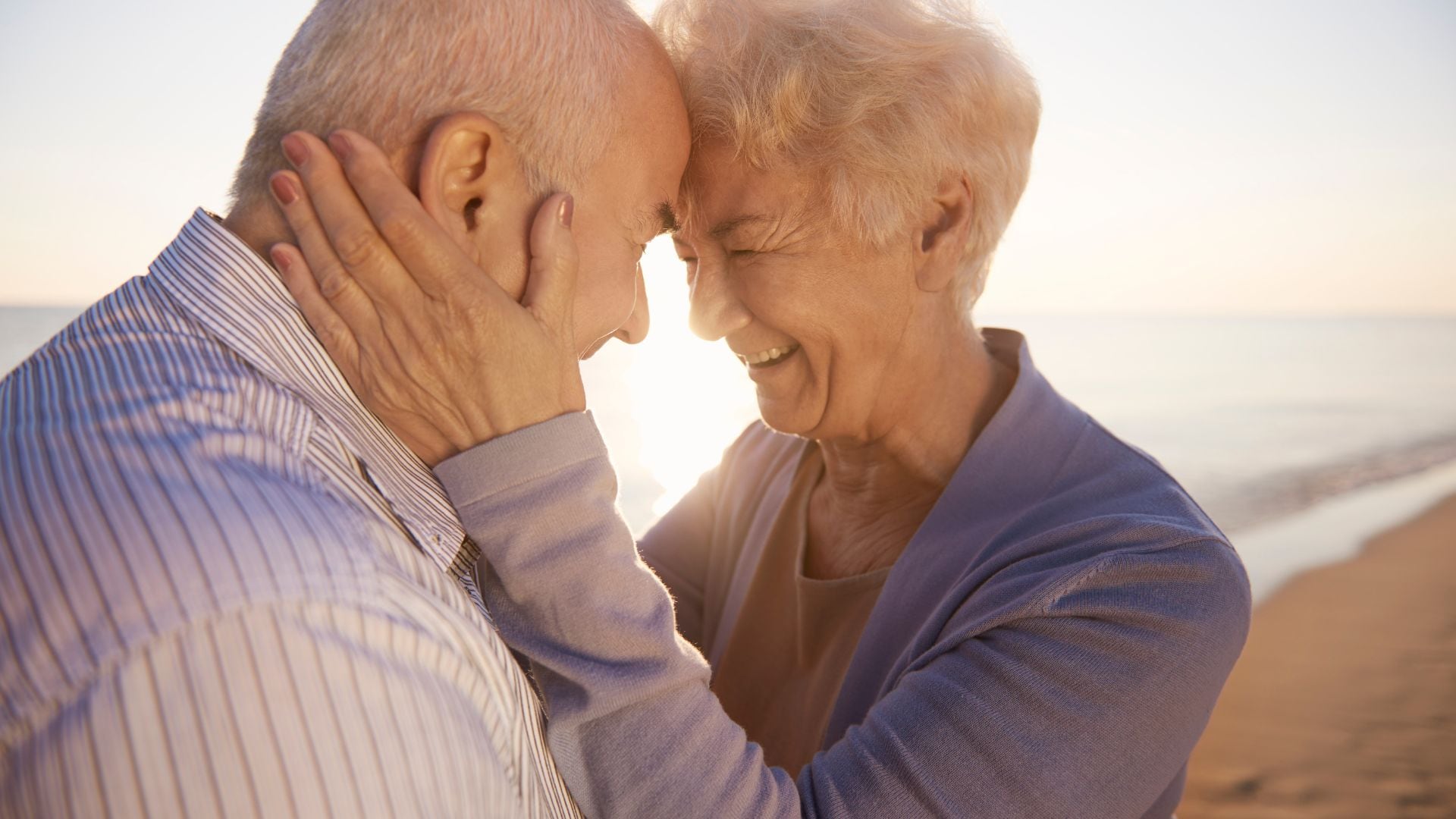 El estudio del Instituto Kinsey demuestra que el amor apasionado se experimenta en promedio poco más de dos veces en la vida adulta (Canva)