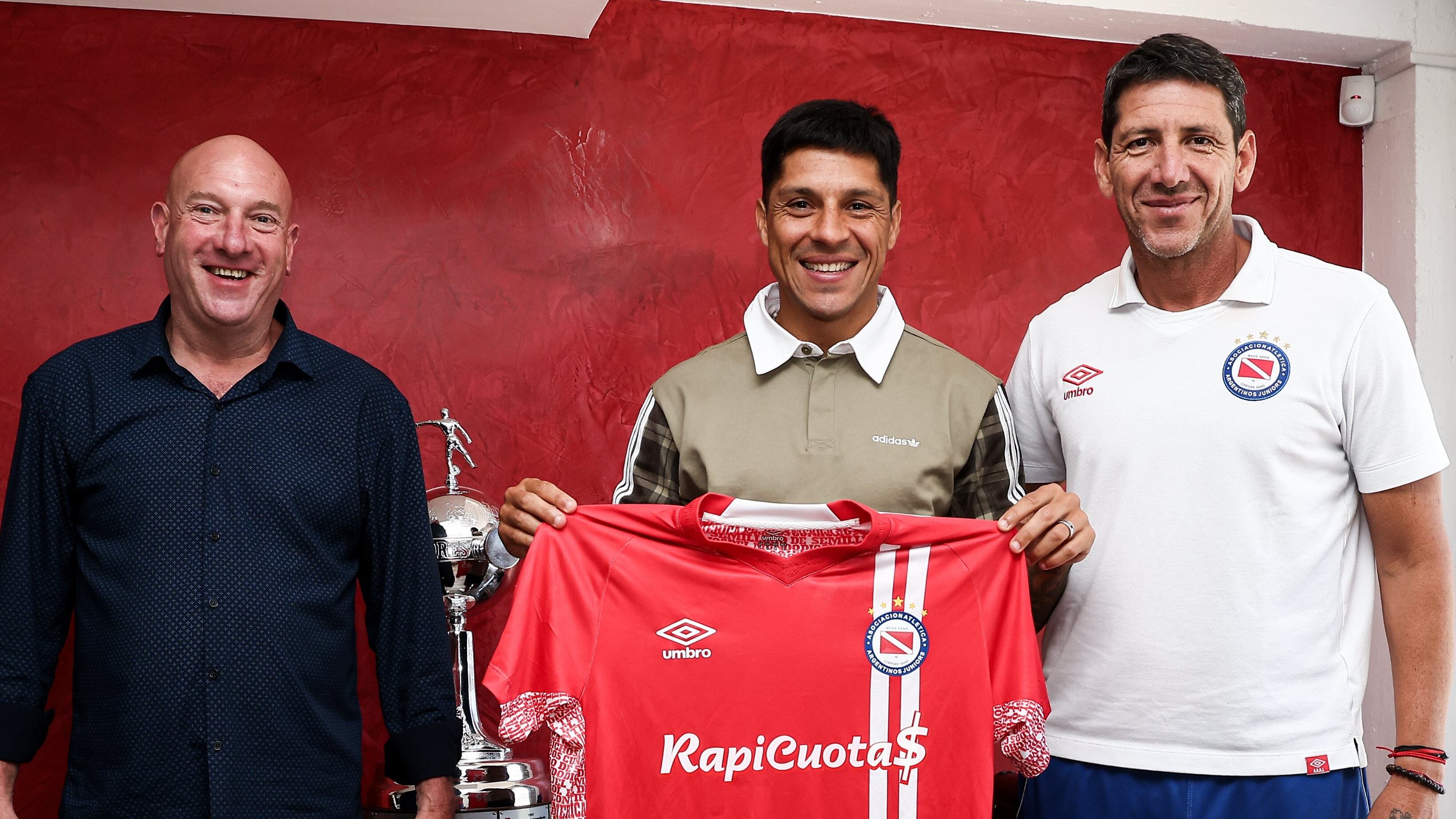 Enzo Pérez fue presentado como refuerzo de Argentinos Juniors a principio de año