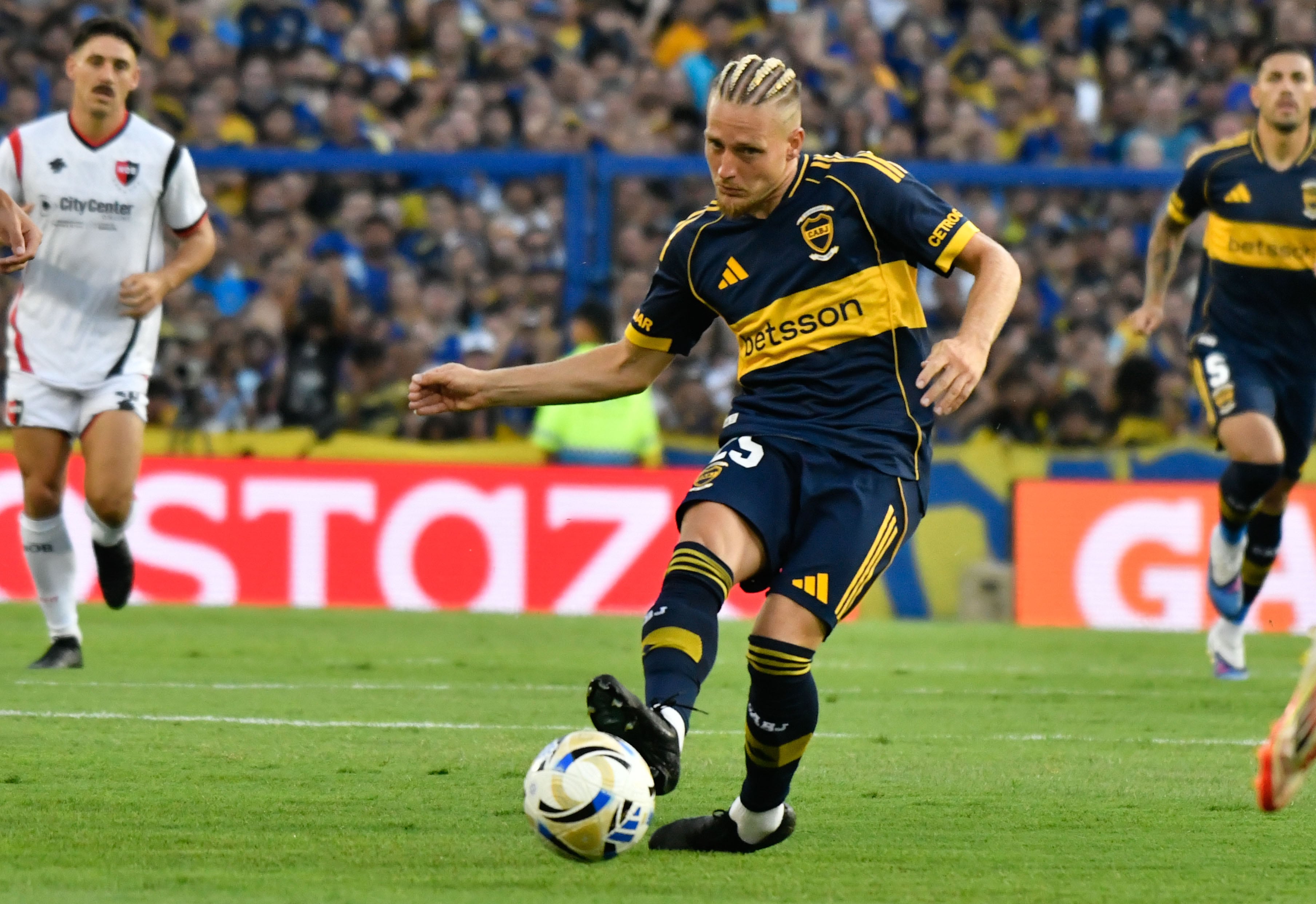 Ascacibar, de lo más parejo de Boca ante Newell's