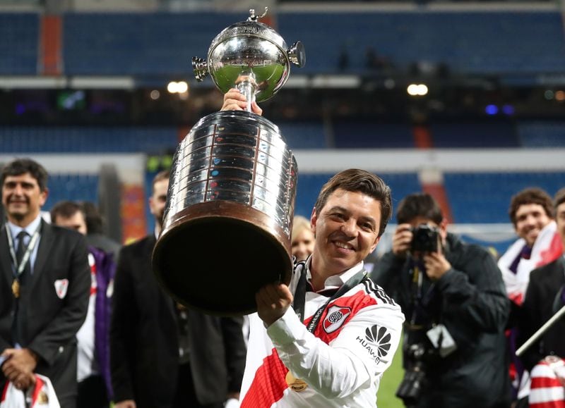 Marcelo Gallardo, celebrando la obtención de la Copa Libertadores tras ganarle la final a Boca Juniors en Madrid (REUTERS/Sergio Perez)
