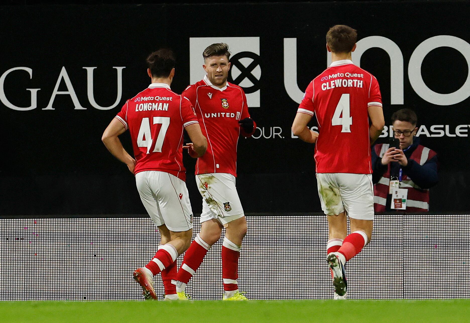 El festejo de Josh Windass por el 1-0 del Wrexham (Crédito: Reuters/Jason Cairnduff)