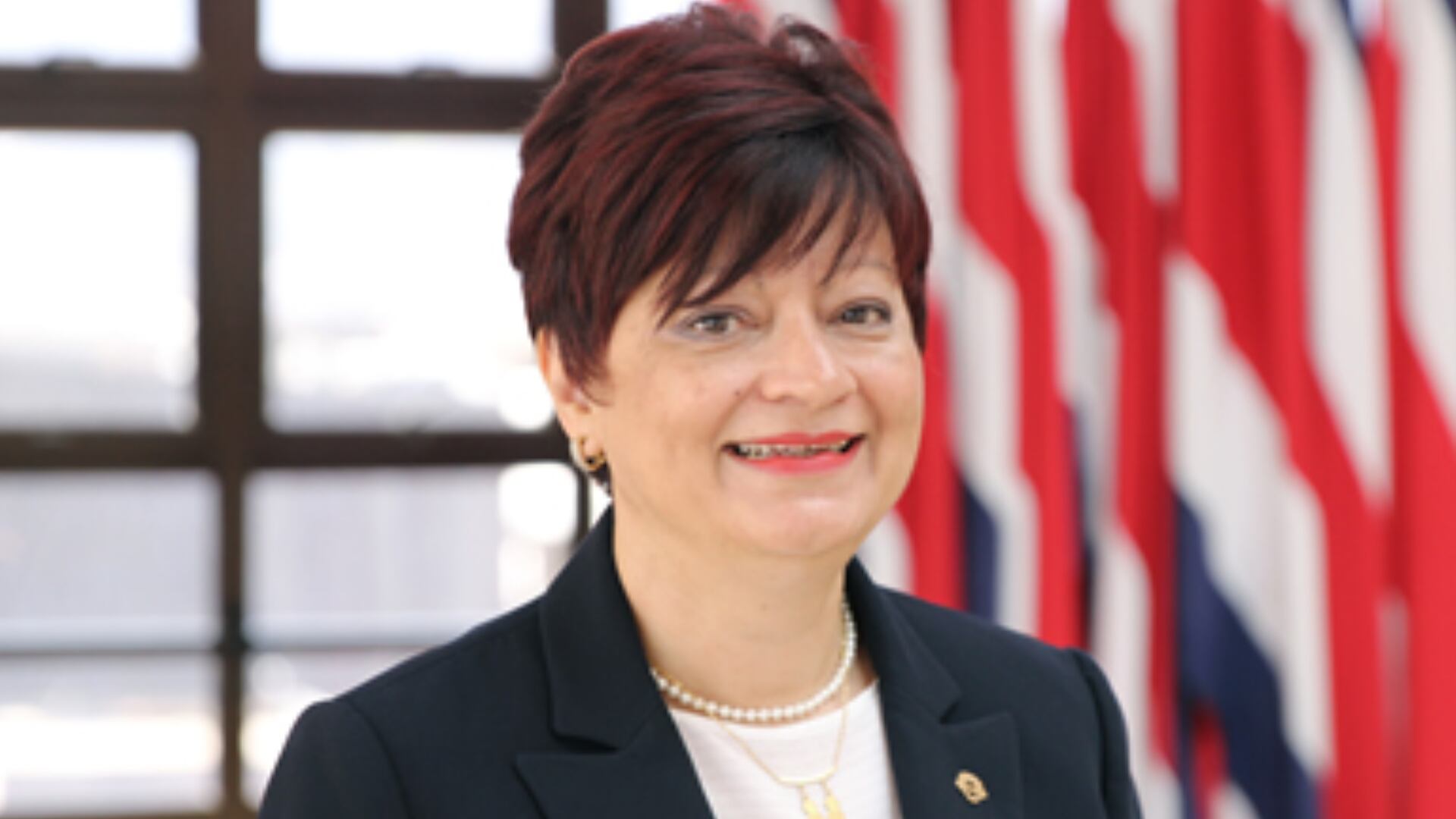 Elecciones en Costa Rica: comenzó la jornada electoral a nivel mundial y se debate el futuro del empleo y la corrupción