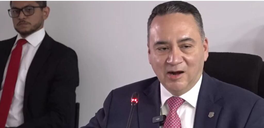 El fiscal general de la República, Rodolfo Delgado, asistió hoy a la reunión de la Comisión para explicar cómo funcionará y para qué servirá este instituto./(Asamblea Legislativa)