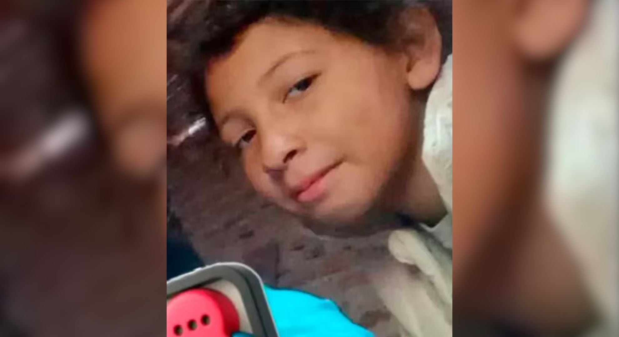 Equipos de rescate, bomberos, policías y voluntarios participaron en el operativo de búsqueda que abarcó varios kilómetros del arroyo afectado