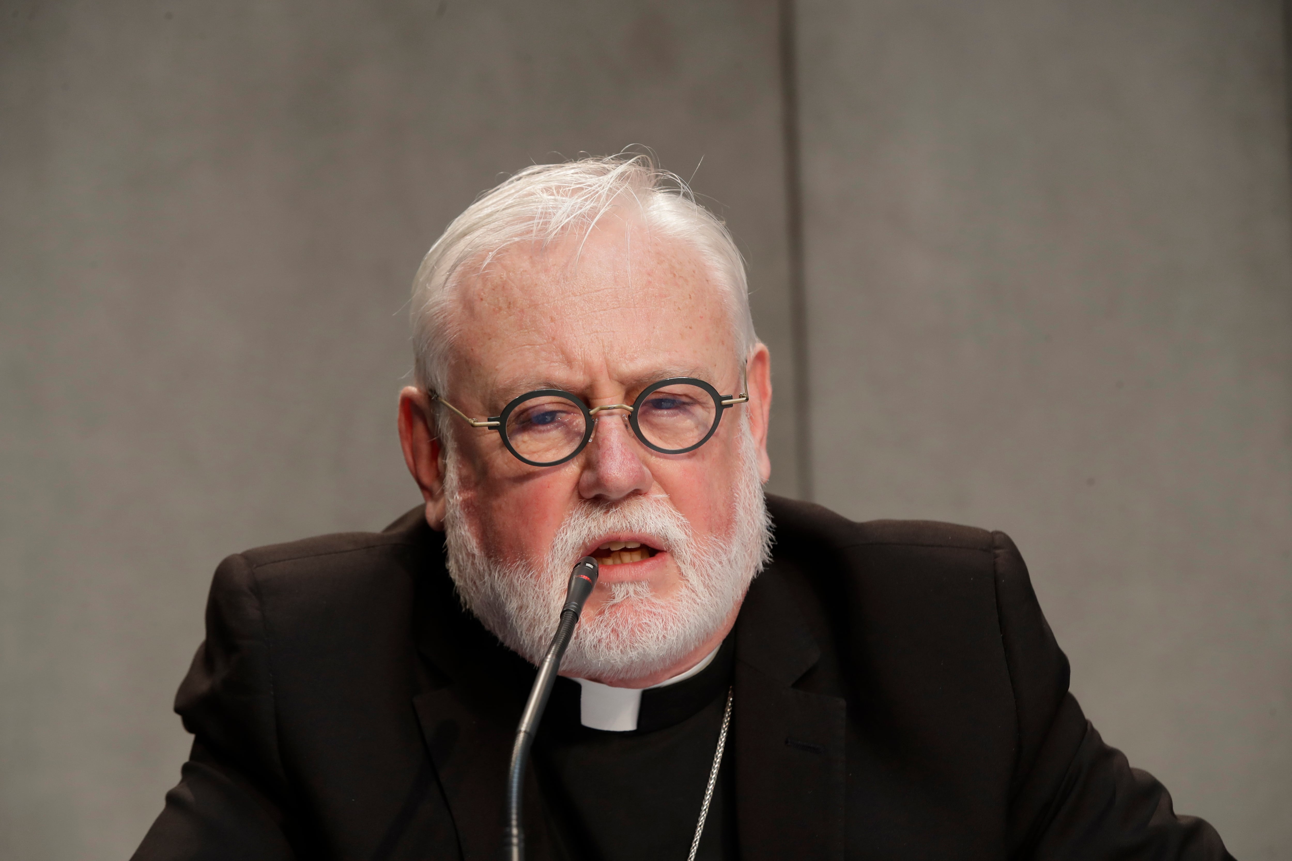 En esta imagen de archivo, el secretario de Estado del Vaticano, Paul Richard Gallagher, ofrece una conferencia de prensa de presentación de un documento en el quinto aniversario de la encíclica 