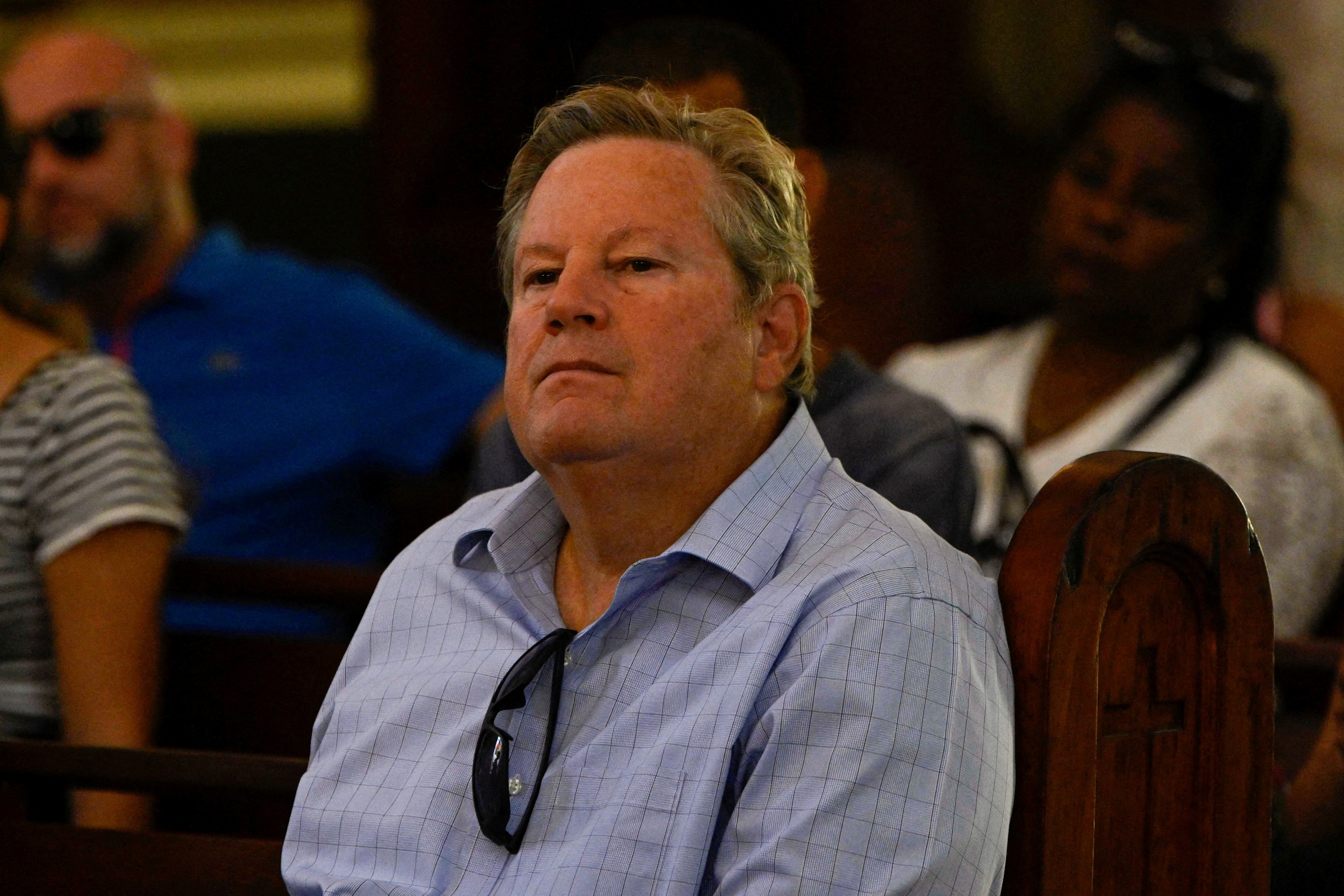 FOTO DE ARCHIVO: Mike Hammer, Encargado de Negocios de Estados Unidos en Cuba, asiste a una misa conmemorativa por la fallecida cantante de salsa cubana Celia Cruz en la Iglesia de Nuestra Señora de la Caridad en La Habana, Cuba, el 21 de octubre de 2025
REUTERS/Norlys Perez/Foto de archivo