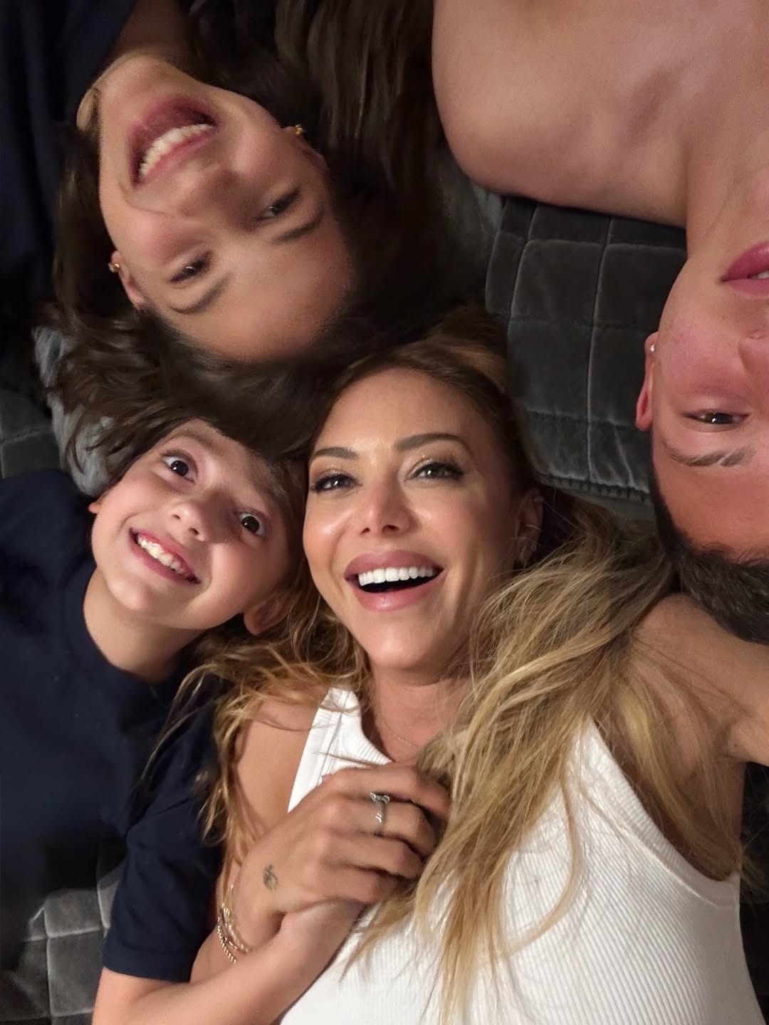 Evangelina Anderson junto con sus hijos (Instagram)