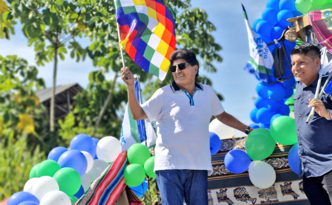 Evo Morales reapareció en público en su bastión de Cochabamba tras un mes ausente