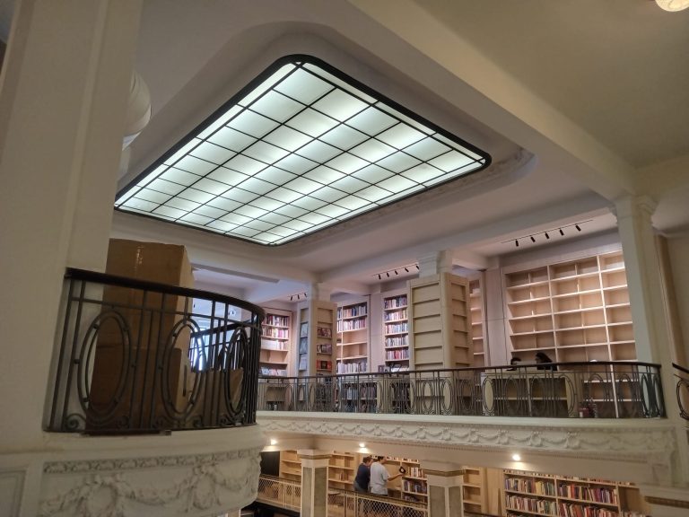 Feltrinelli desembarca en América Latina con una megalibrería: cómo sobreviven los libros en un mundo lleno de pantallas