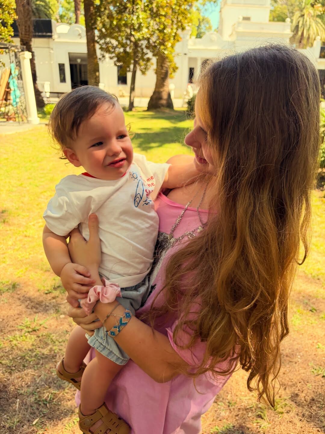 Flor de la V celebró el primer cumpleaños de su nieto Morrison: “Sos un rayo de luz en nuestras vidas”