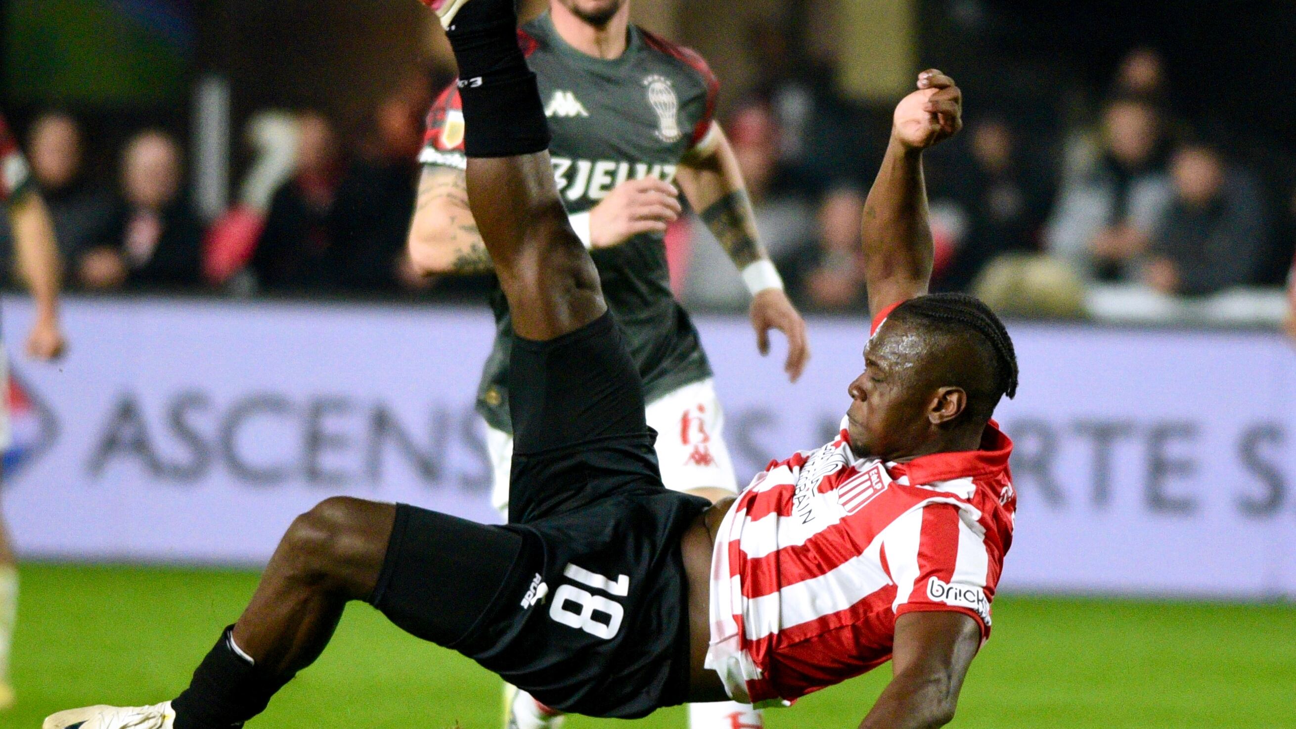 Cetré ganó cuatro títulos en Estudiantes (@EdelpOficial/X)