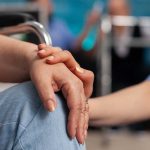 Fue diagnosticado con esclerosis múltiple y corrió maratones en siete continentes